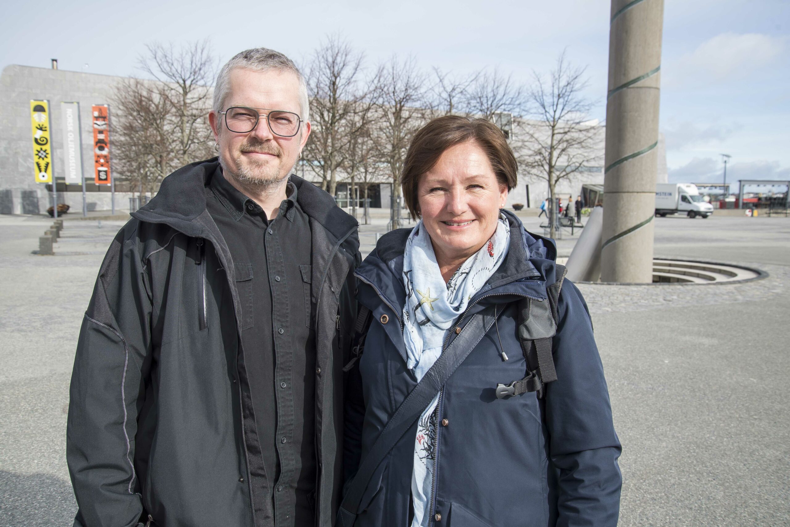 Håkon Aasen Bjerkeli og Lill-Heidi Bakkerud er fornøyd med at statsråden la vekt på partssamarbeidet under presentasjonen av den nye HMS-meldingen. Foto: Atle Espen Helgesen