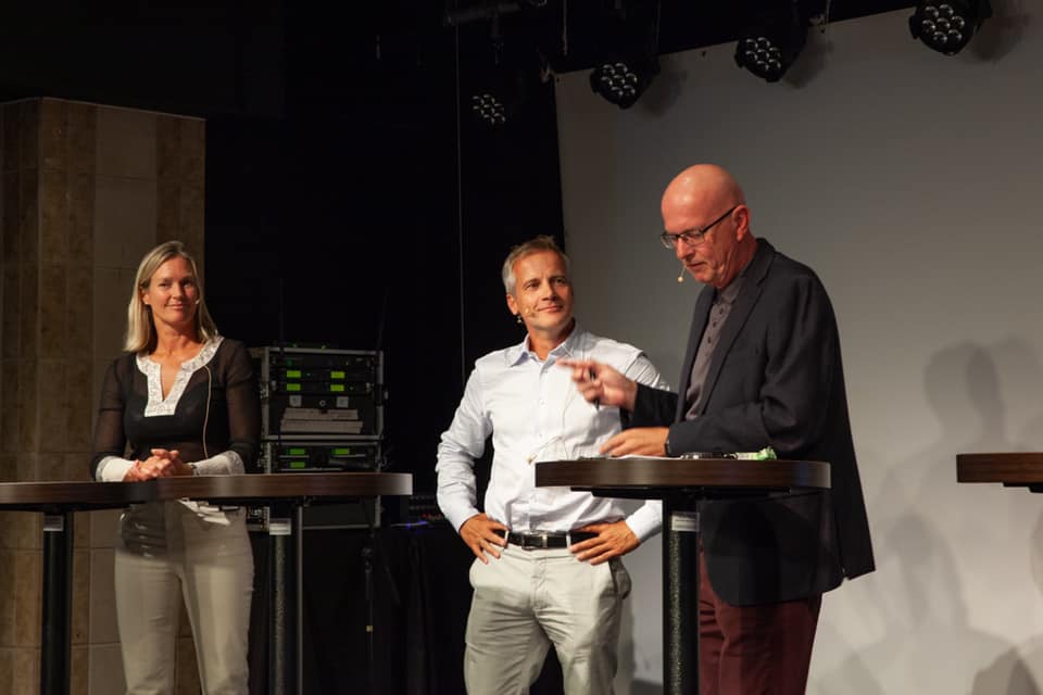 Hilde Nagell fra tankesmien Agenda, advokat Per Andreas Bjørgan fra Lund & Co og tidligere ESA, og orstyrer Terje Svabø. Foto: Christina Rosenberg.